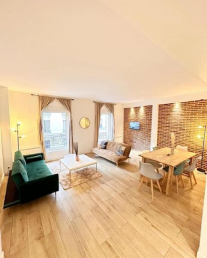 Magnificent apartment close to Paris metro line 1
